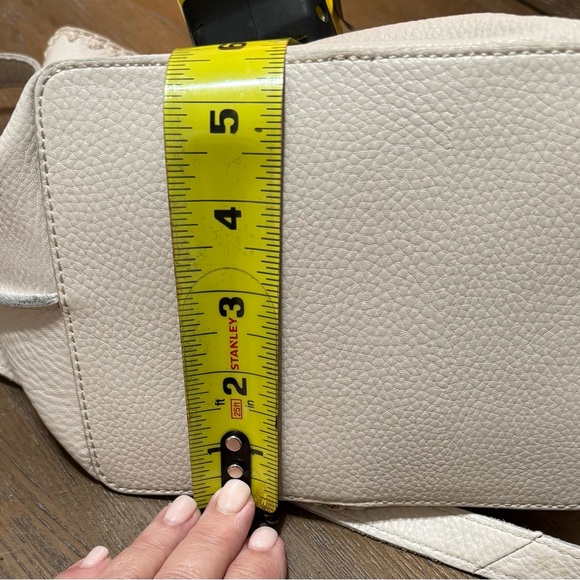 Sak Cream Pebble Leather Purse - Picture 4 of 11